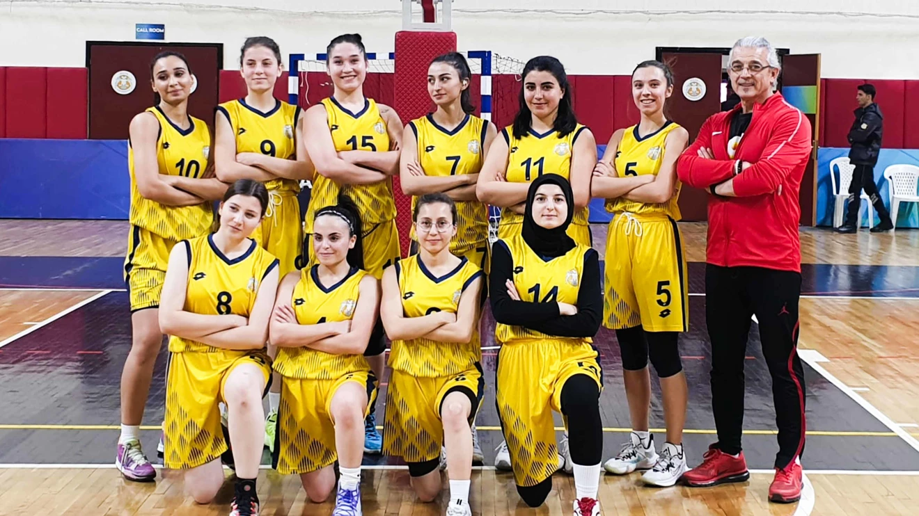 Selçuk Üniversitesi basketbol takımları birinci oldu